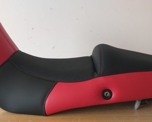 Confection sur mesure finition confort ergonomie selle moto