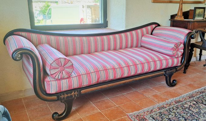 Banquette époque REGENCY traditionnelle tapissier SEVERAC AVEYRON LOZERE SEDENTaire