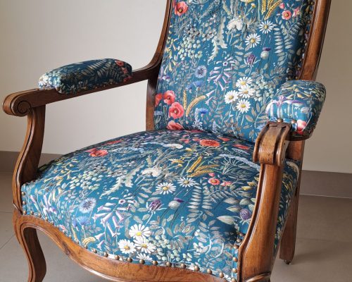 Fauteuil Voltaire Atelier SEDENTaire Tapissier SEVERAC AVEYRON LOZERE traditionnel tissu thevenon